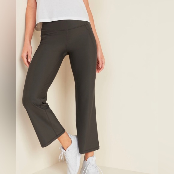 Old Navy Pants - NWT! High-Waisted PowerSoft Olive Green Side-Pocket 7/8-Length Flare Pant -Small